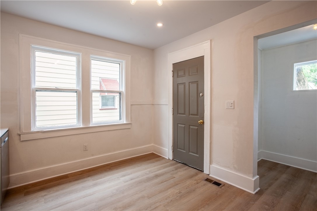 1786 Clifford Avenue - Photo 5