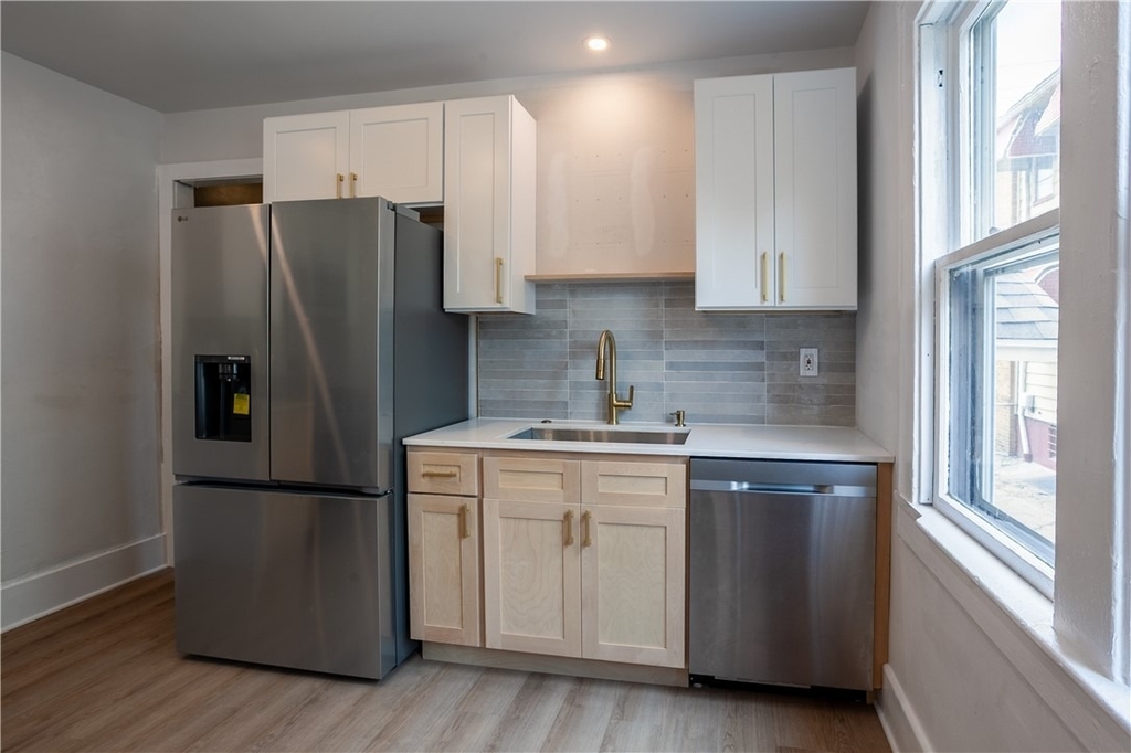 1786 Clifford Avenue - Photo 3