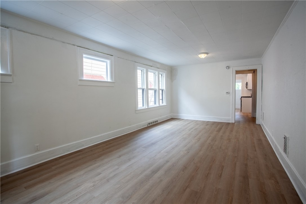1786 Clifford Avenue - Photo 8