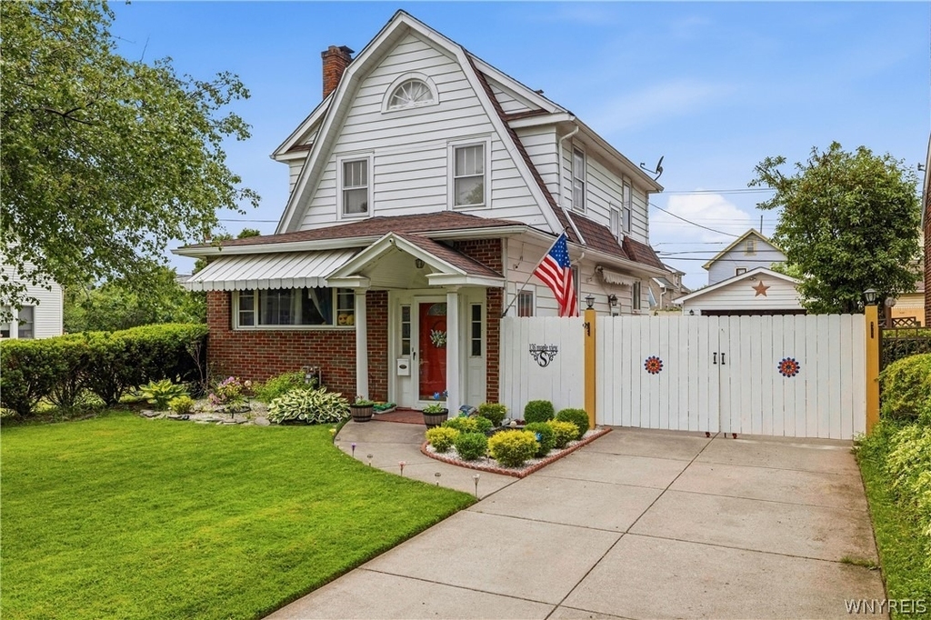 136 Mapleview Road - Photo 0