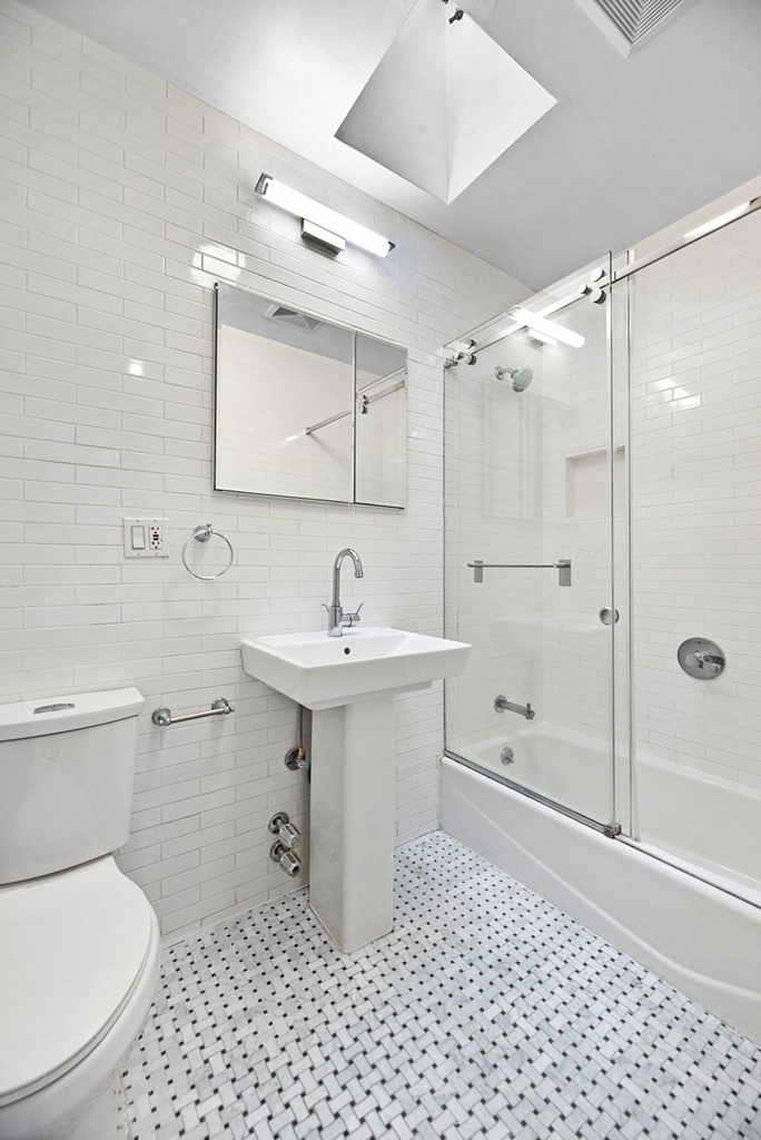 West 45th Street - Photo 5