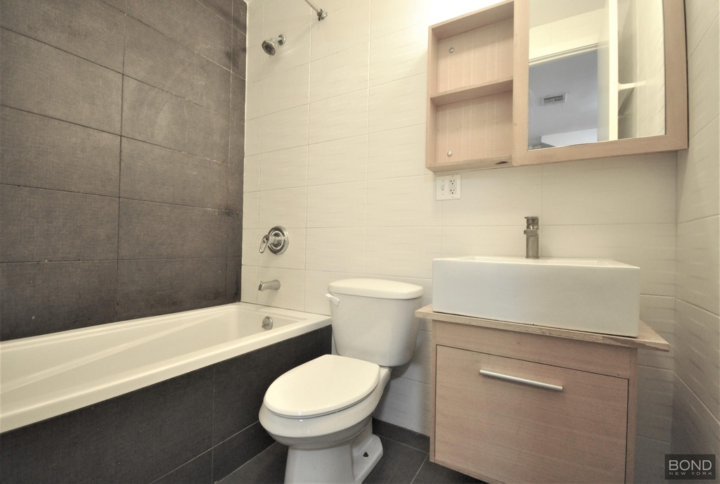 92 Troy Avenue - Photo 2
