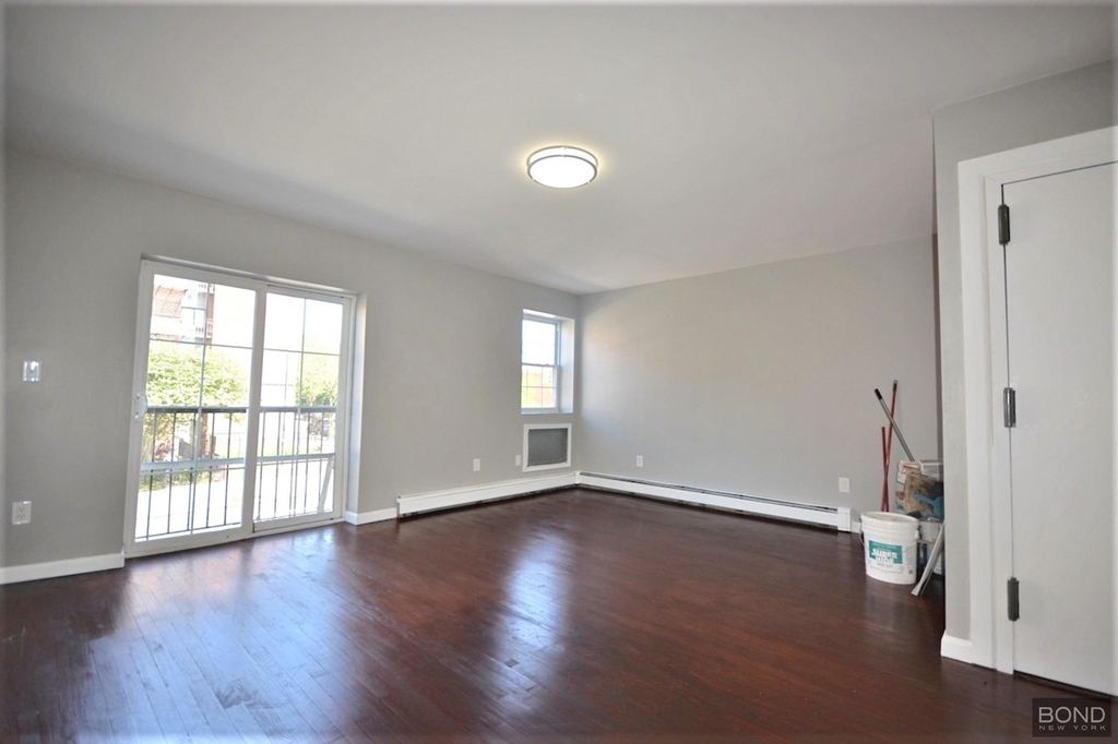 92 Troy Avenue - Photo 1