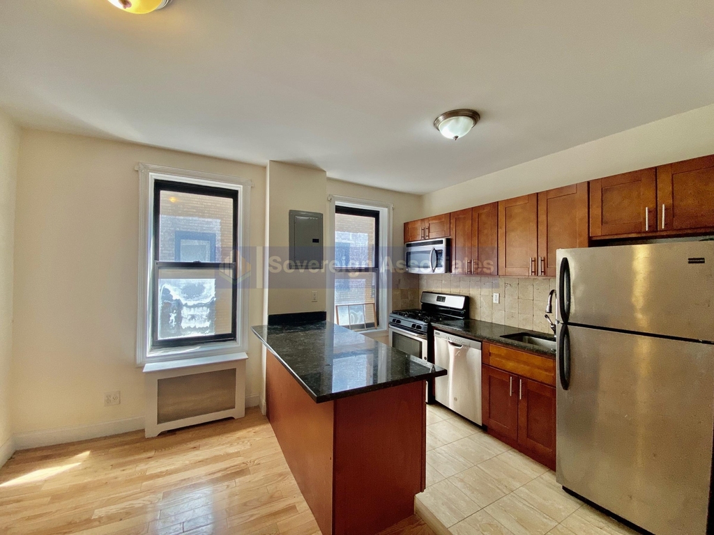 686 West 204th Street - Photo 3
