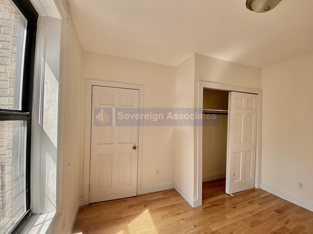 686 West 204th Street - Photo 9