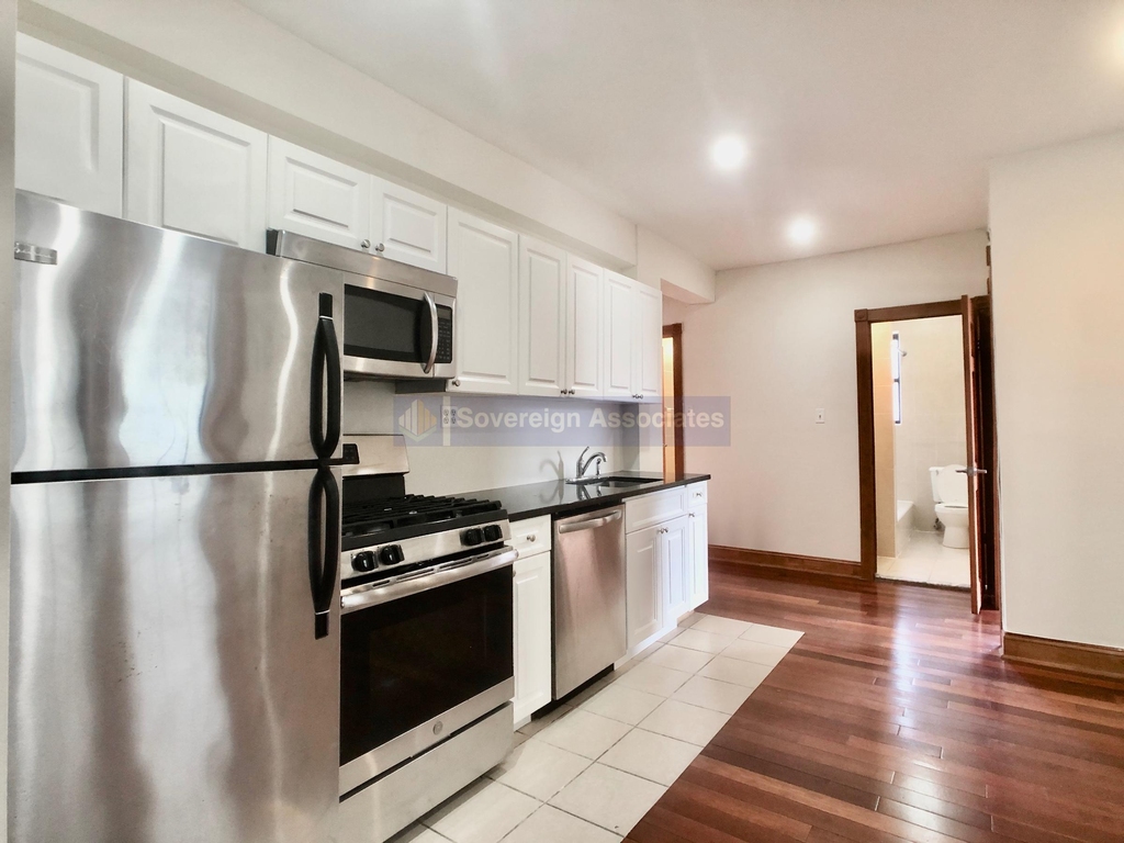 305 Convent Avenue - Photo 2