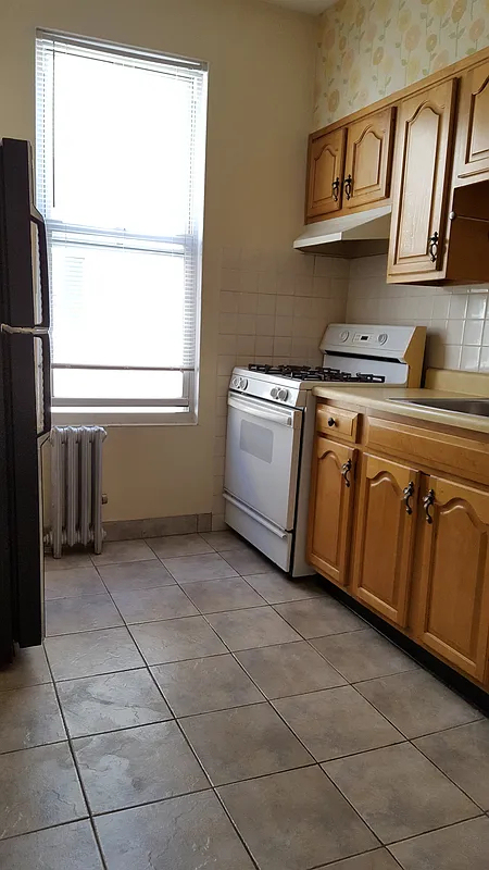 Astoria 47th street - Photo 1