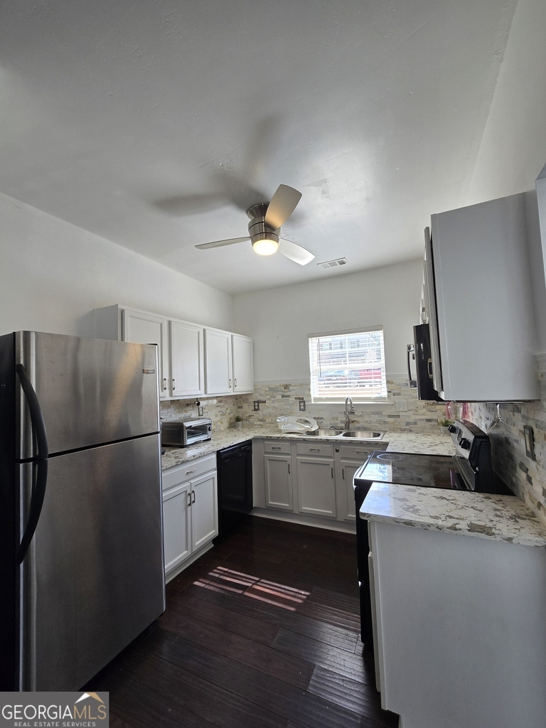 4761 Highpoint Way - Photo 15