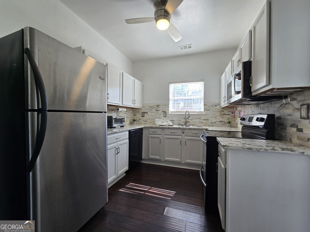 4761 Highpoint Way - Photo 14