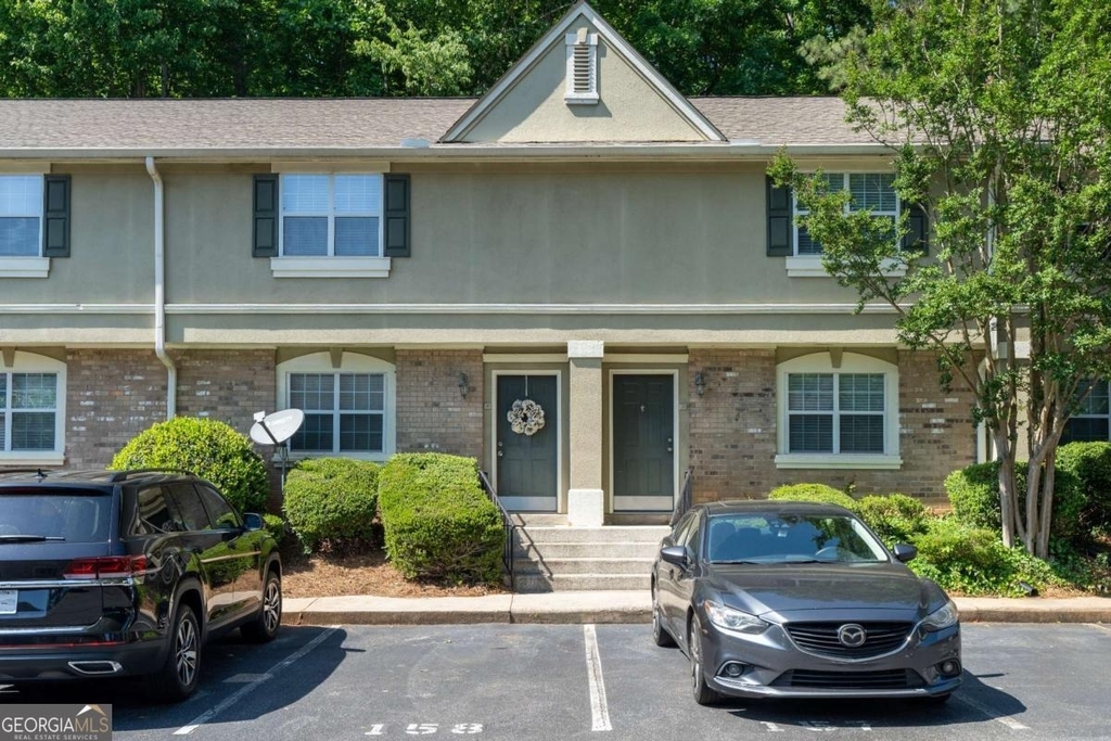 6900 Roswell Road - Photo 0