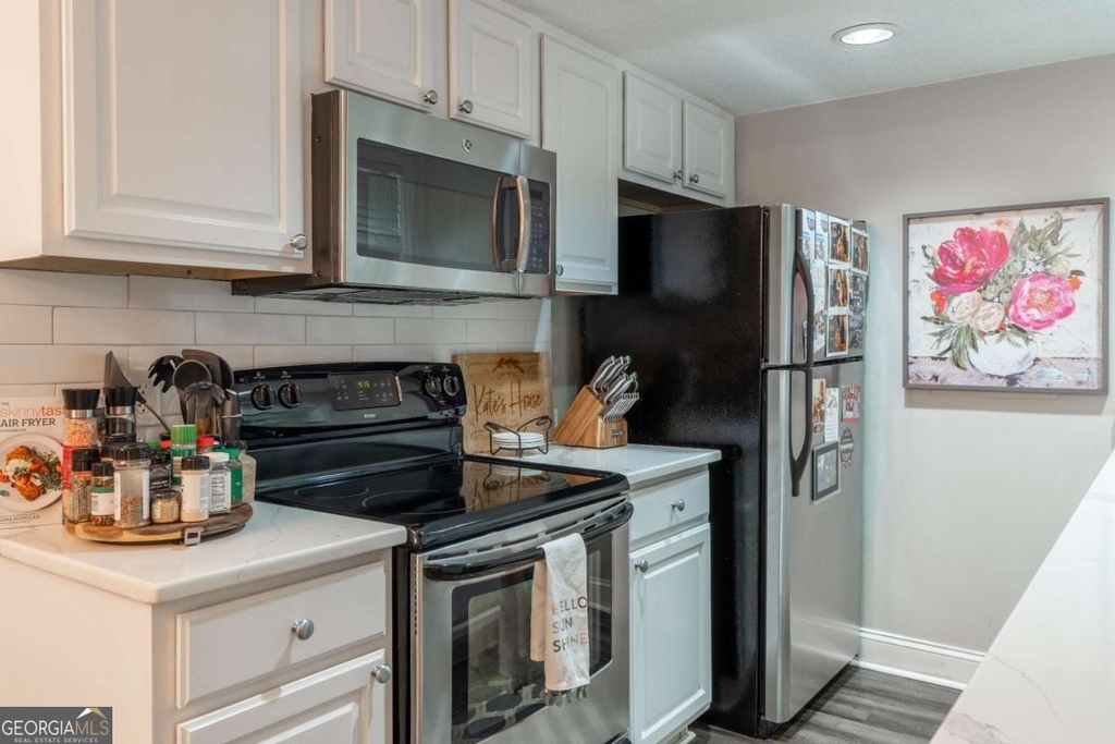 6900 Roswell Road - Photo 17