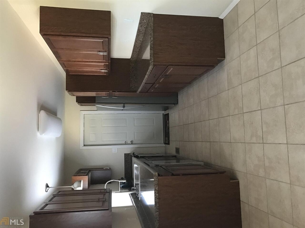 131 Pineview Drive - Photo 1