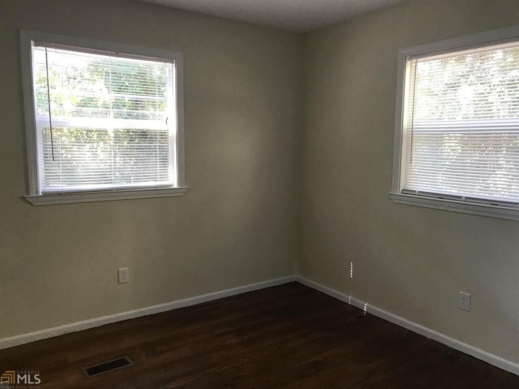 131 Pineview Drive - Photo 6