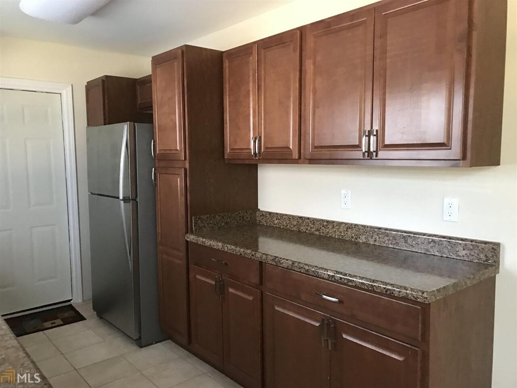 131 Pineview Drive - Photo 3