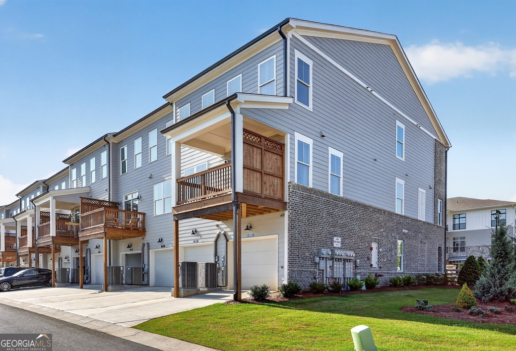 504 Sawnee Village Boulevard - Photo 1