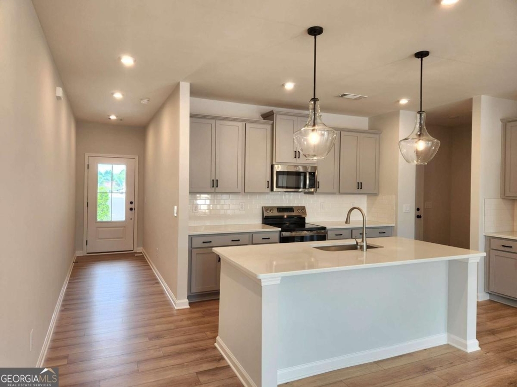 848 Leraes Way - Photo 1