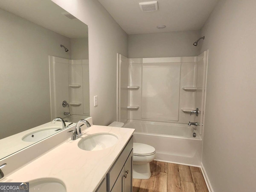 848 Leraes Way - Photo 10