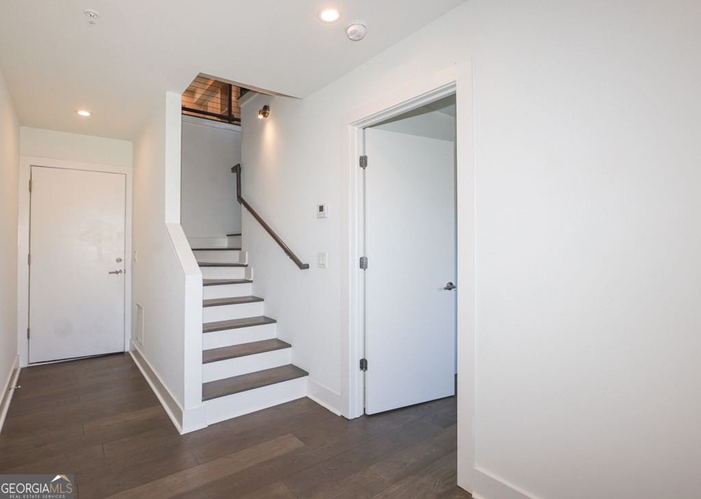 1145 Kirkwood Avenue Se - Photo 2