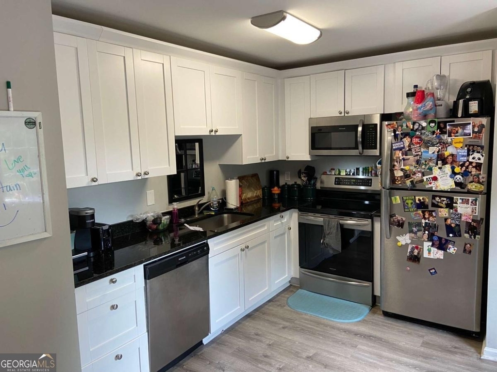 2165 S Milledge Avenue - Photo 2
