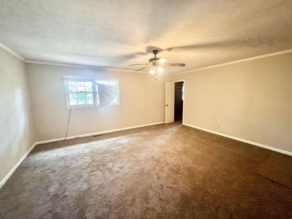 300 Springdale Drive - Photo 6