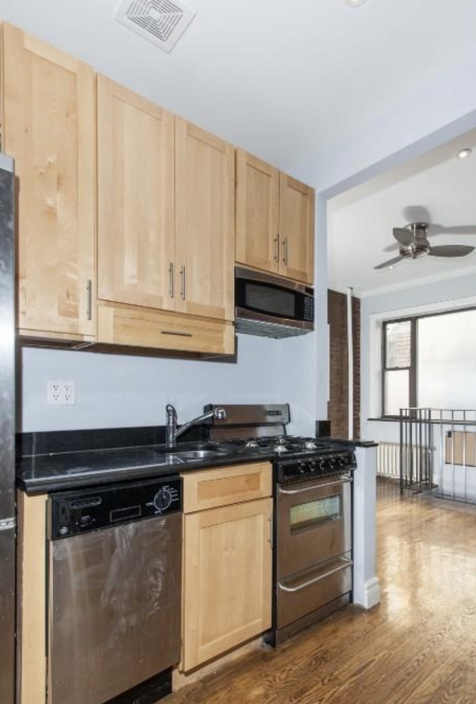 East 13th Street - Photo 5