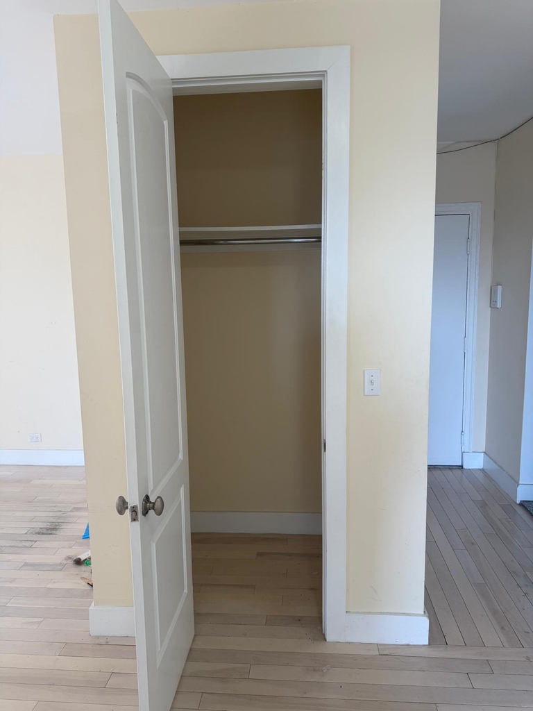 West 188th Street - Photo 14