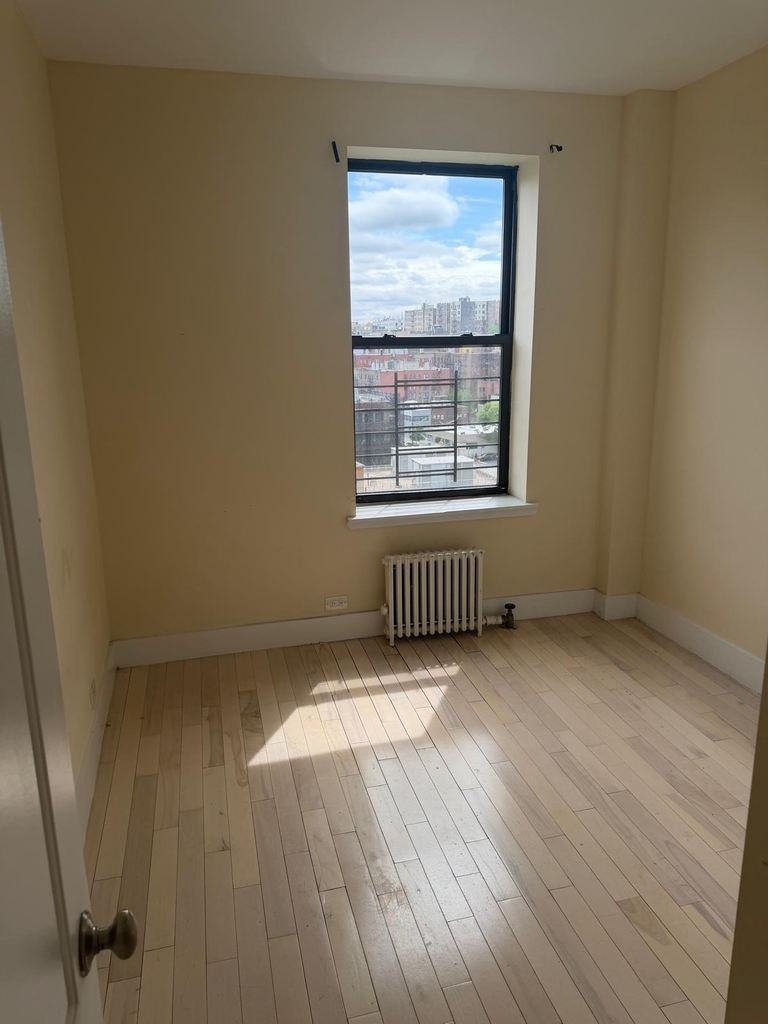 West 188th Street - Photo 12