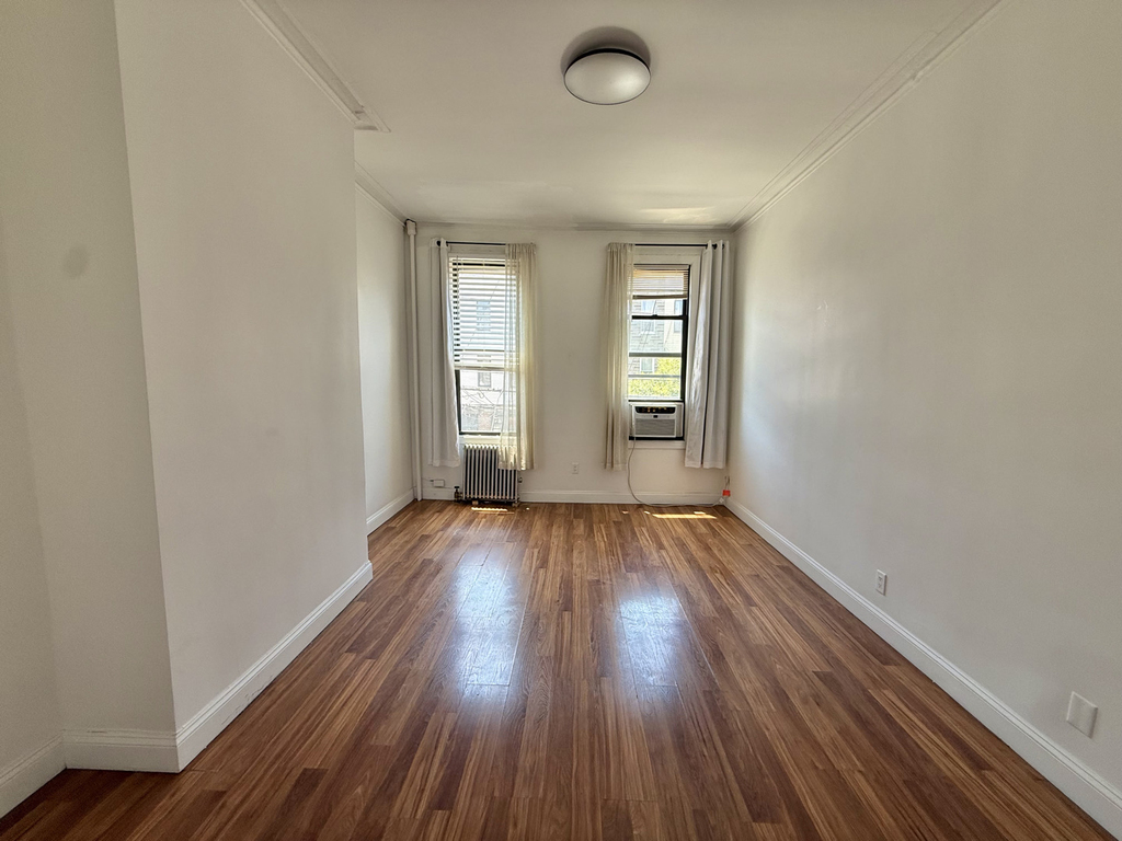293 Wyckoff Ave - Photo 3