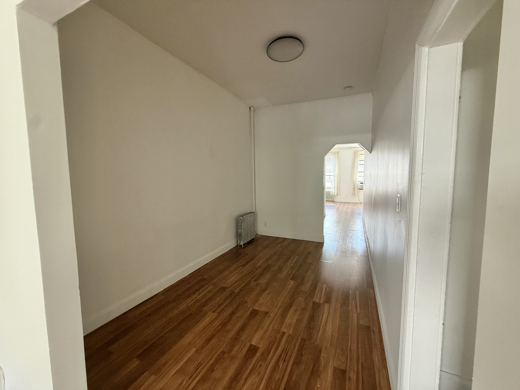 293 Wyckoff Ave - Photo 1
