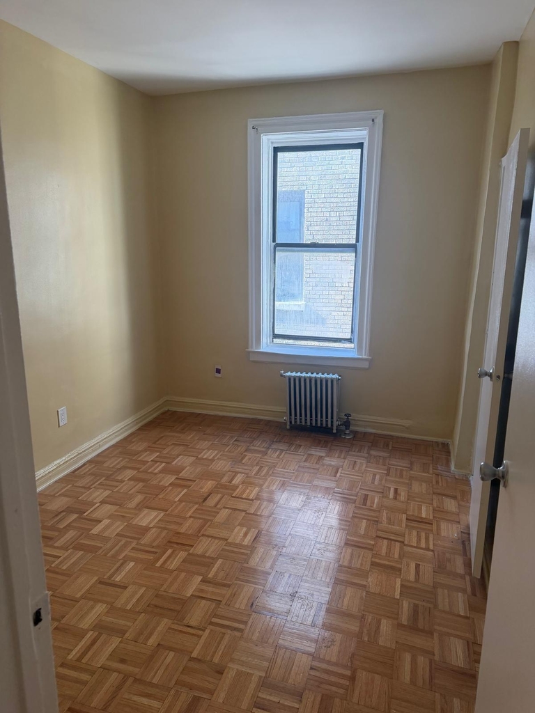 West 176th Street - Photo 3