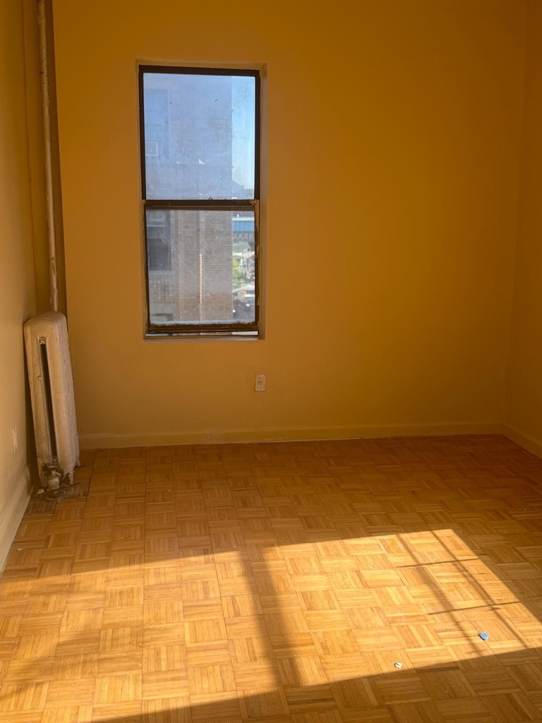 West 176th Street - Photo 11
