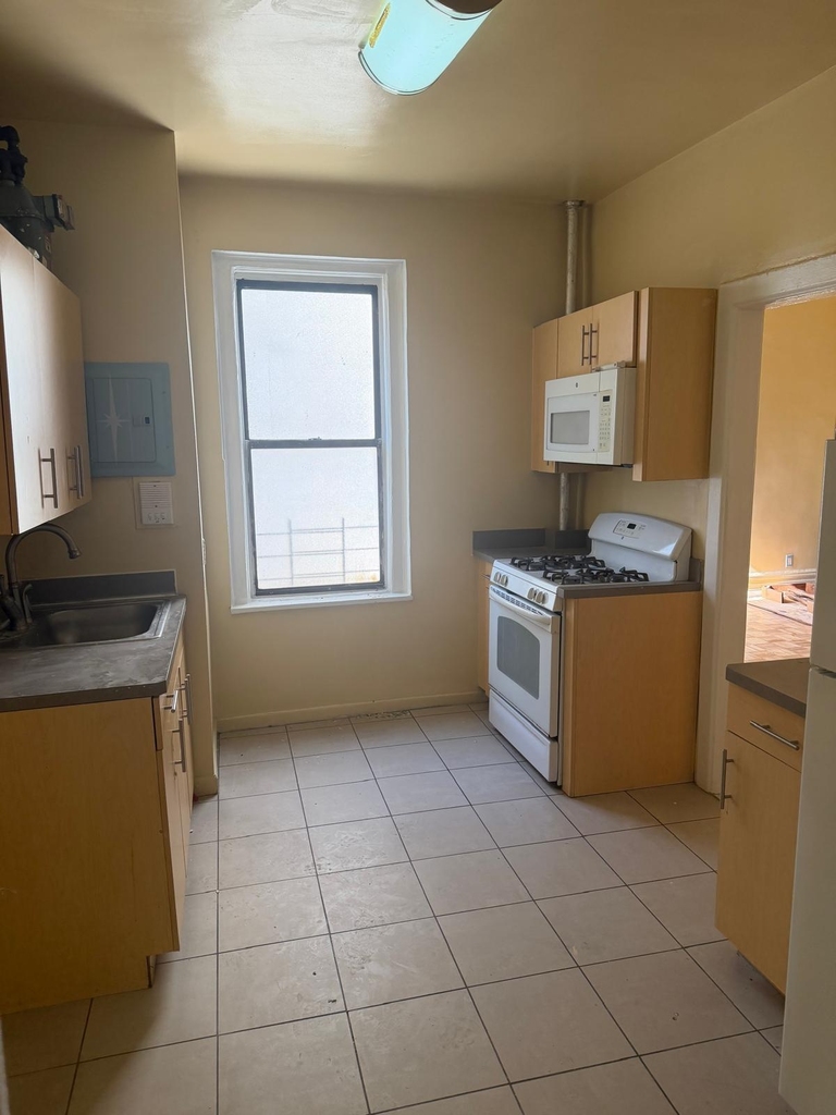 West 176th Street - Photo 0