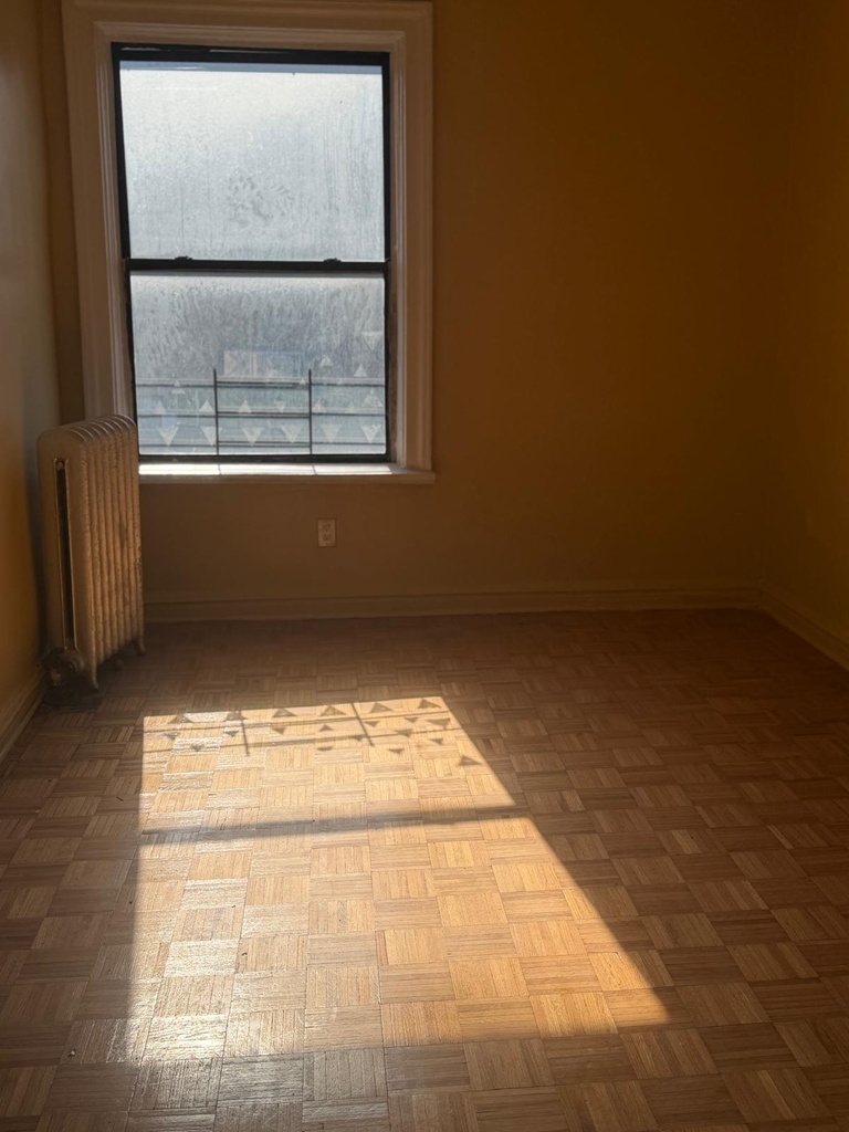 West 176th Street - Photo 9