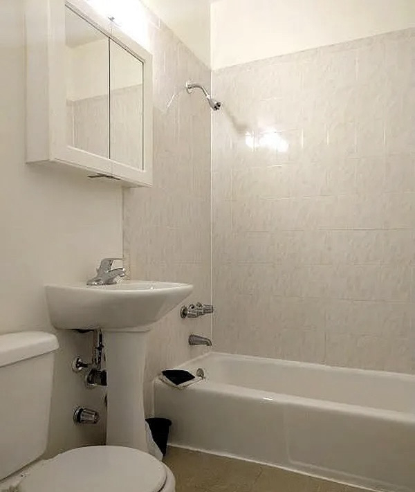 270 West 25th Street - Photo 8