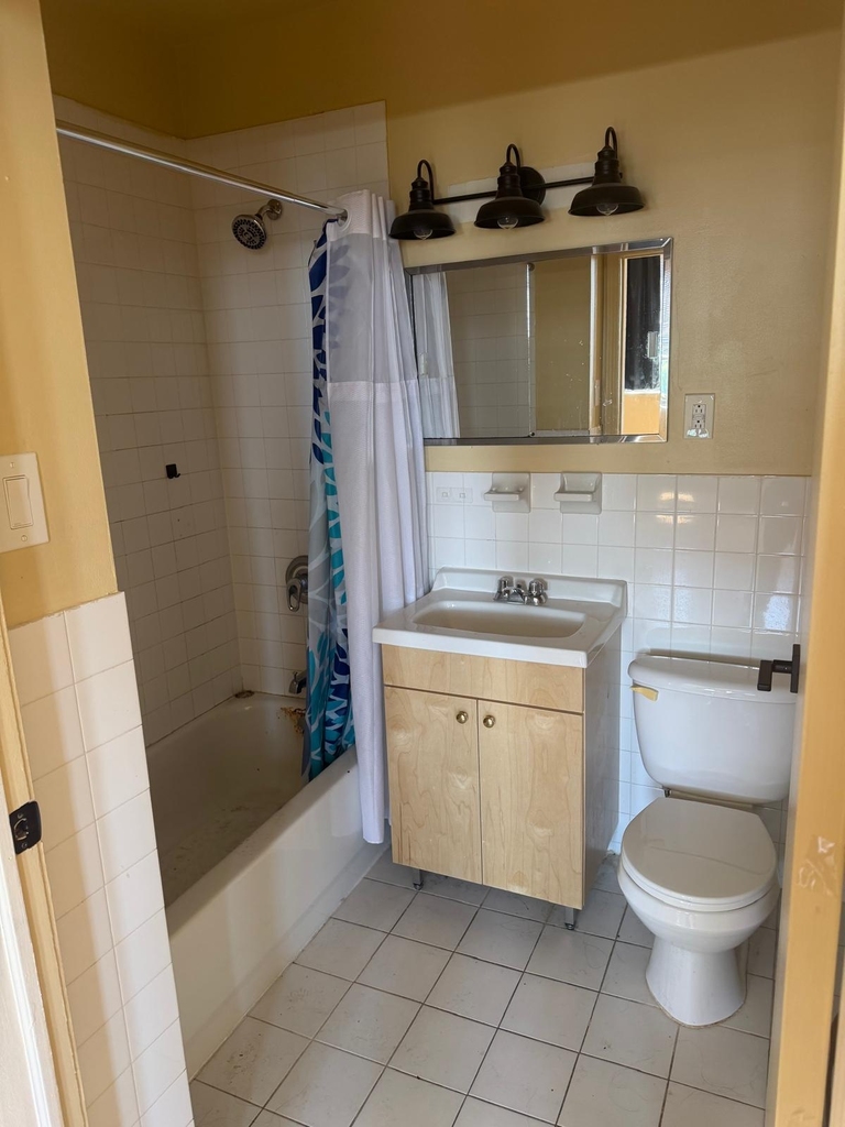 McLean Avenue - Photo 1