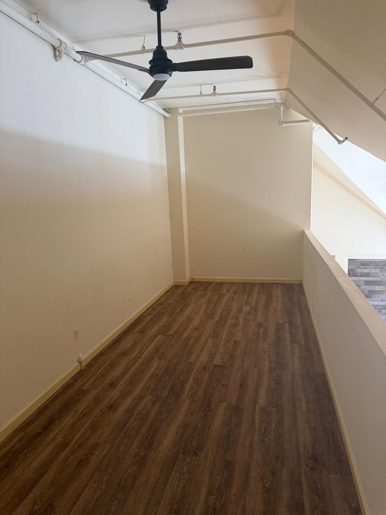 McLean Avenue - Photo 4