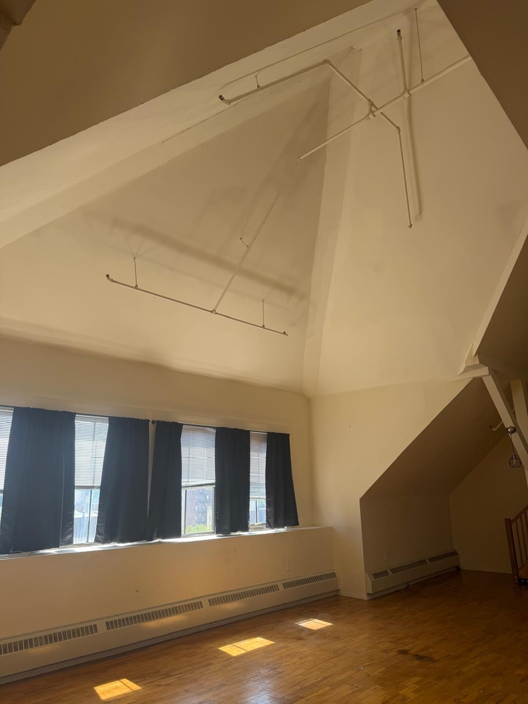 McLean Avenue - Photo 3