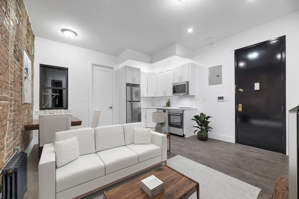 316 2nd Avenue - Photo 2