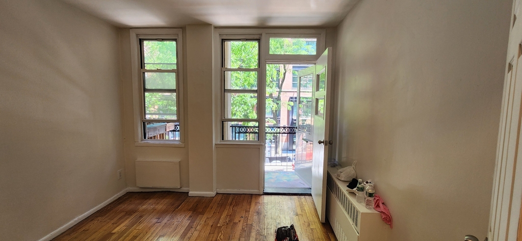 260 West 24th Street - Photo 0