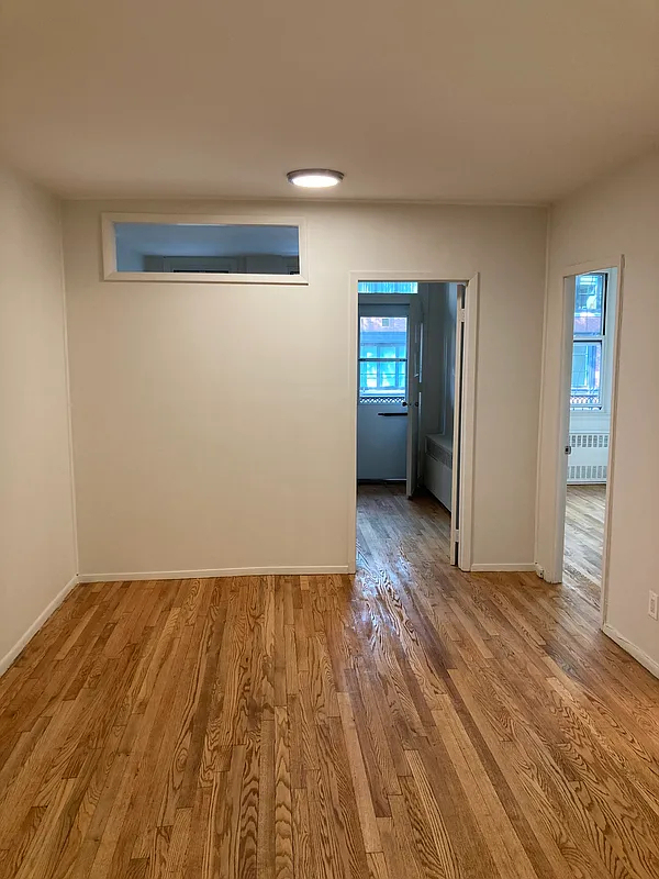 260 West 24th Street - Photo 9