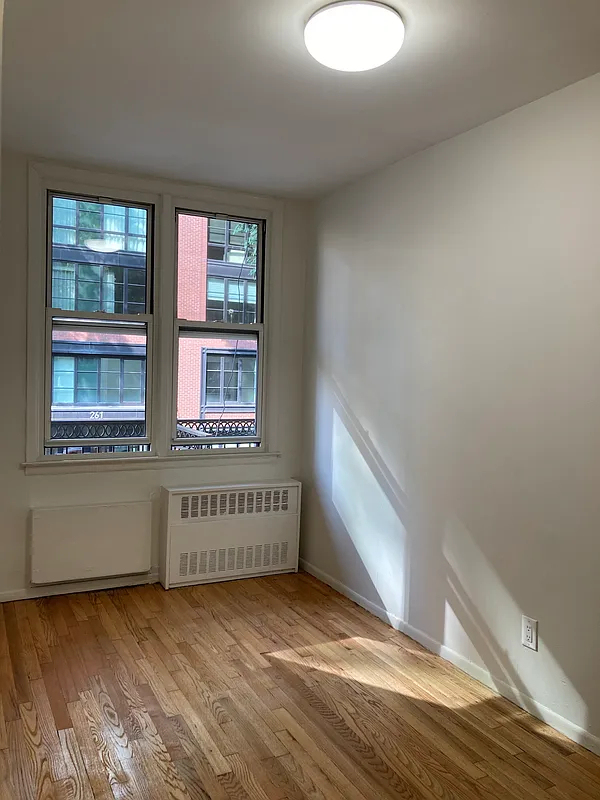 260 West 24th Street - Photo 4