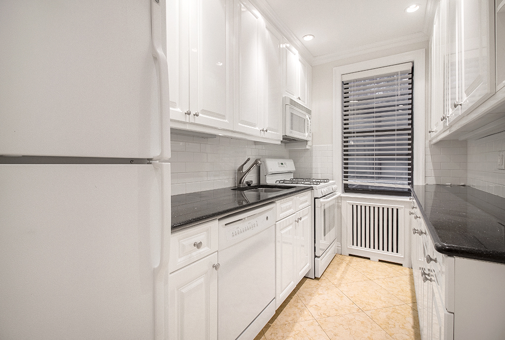 340 East 66th Street - Photo 2