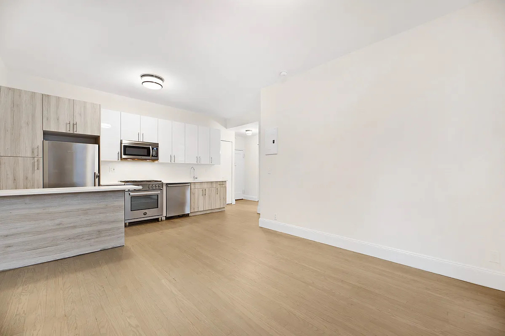 121 Madison Avenue - Photo 1