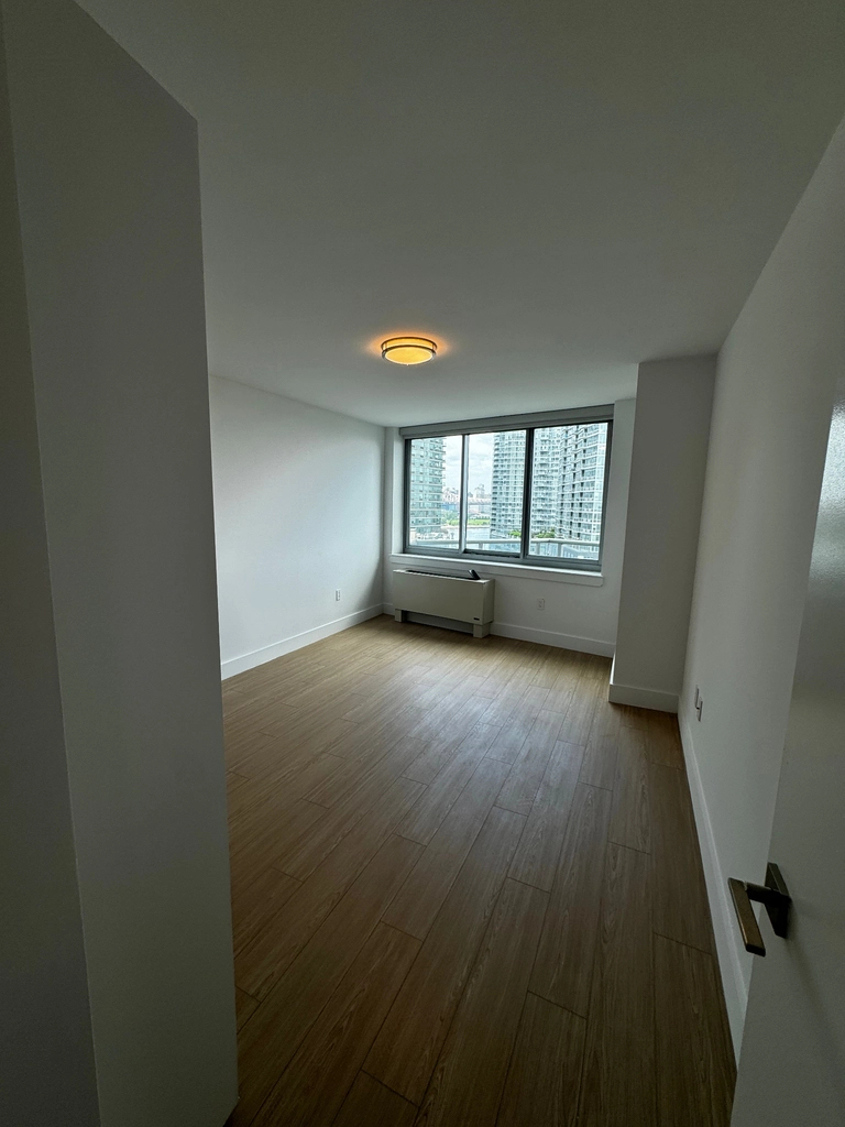 Center Boulevard - Photo 6