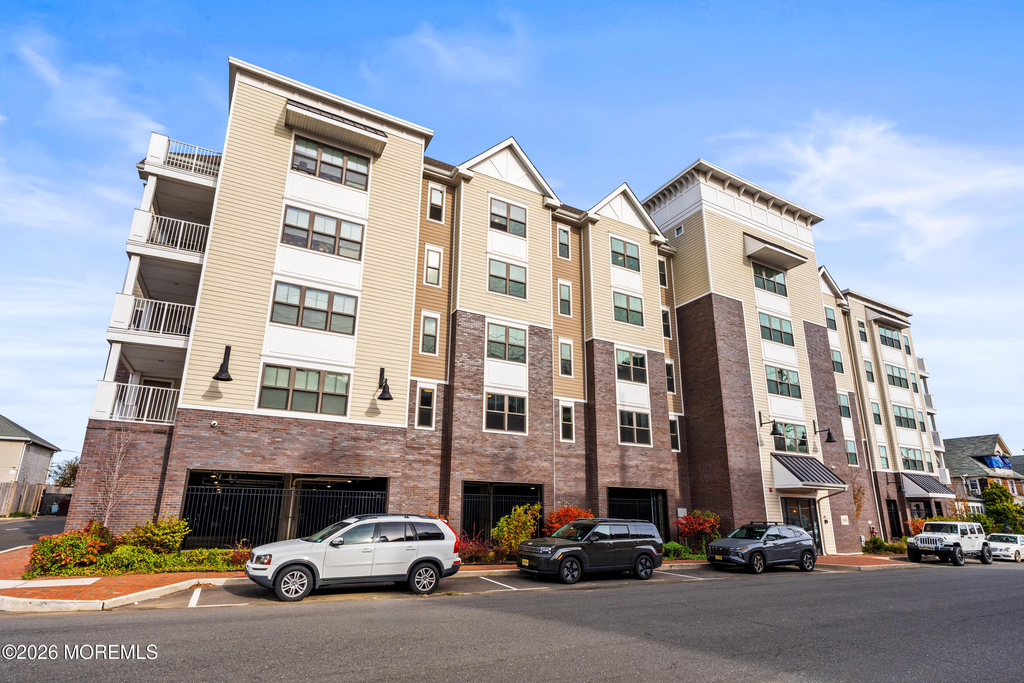 165 Pavilion Avenue - Photo 0