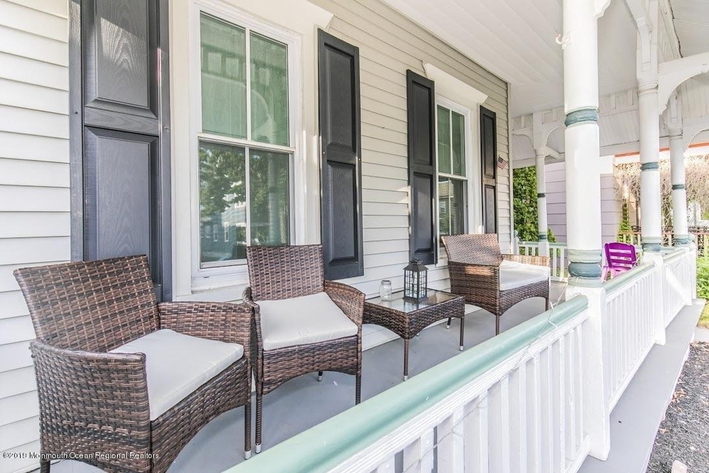 105 Webb Avenue - Photo 2