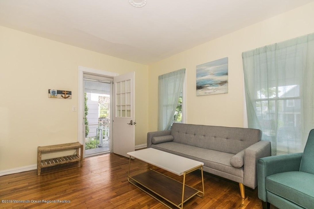 105 Webb Avenue - Photo 4