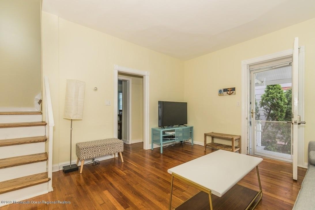 105 Webb Avenue - Photo 3
