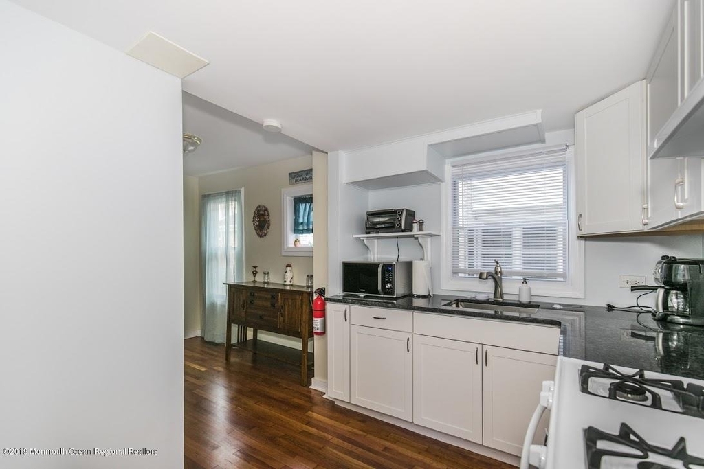 105 Webb Avenue - Photo 8