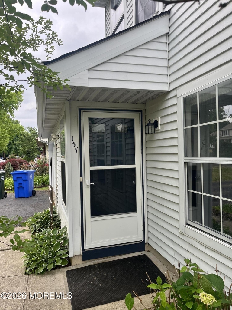 157 Malibu Drive - Photo 1